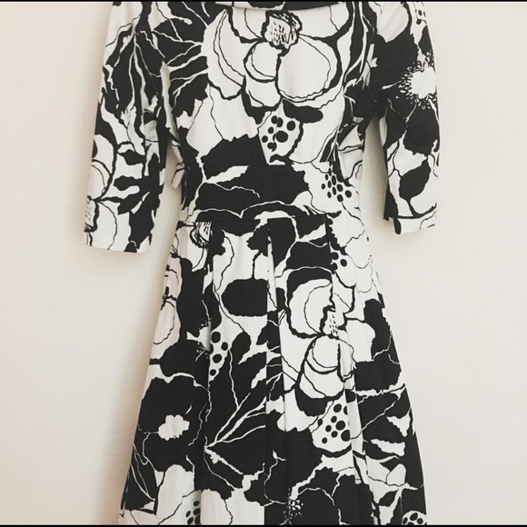 SOLD✅Woman’s dress - Picture 2 of 2